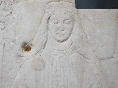 Il sarcofago della badessa Guisanda Sebaste, autrice dei primi lavori di rifacimento della chiesa: � esposto nelle gallerie del museo